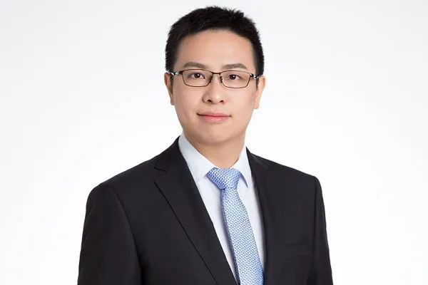 年收益超150%!32岁清华学霸问鼎公募一哥?并