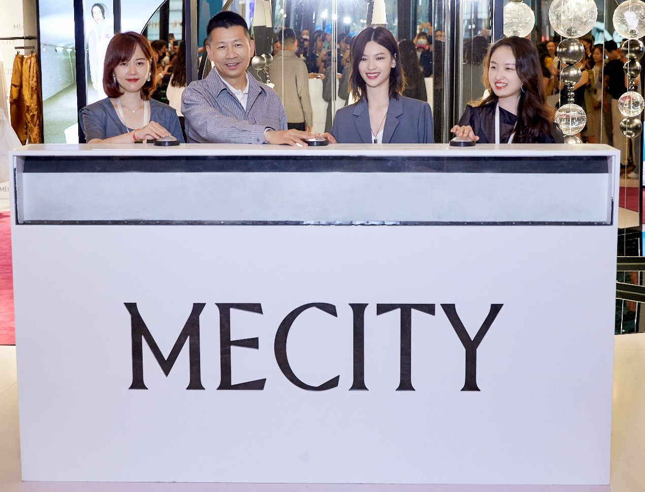 MECITY 2021秋季限时快闪店上海揭幕——摩登公民,新奢衣橱