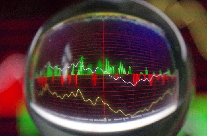 债市涨疯了!股债跷跷板效应未现,10年国债迈向2.3%