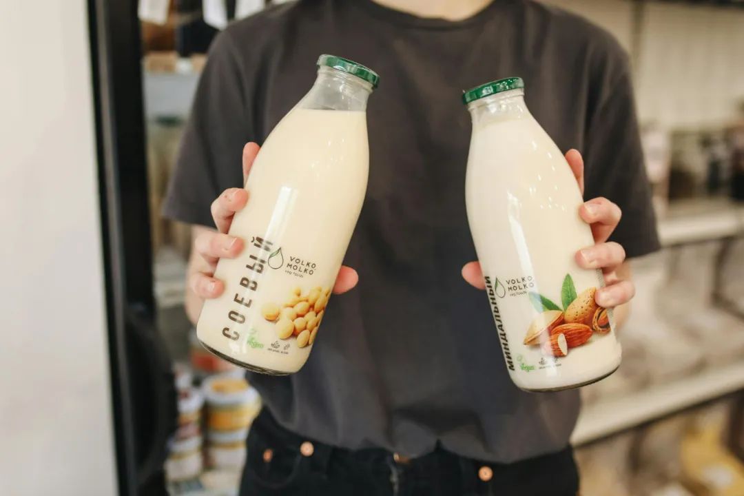 三只松鼠官宣“闯入”乳饮赛道,前路能否一帆风顺?